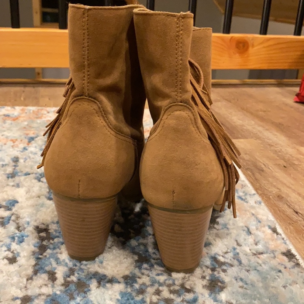 Size 8 1/2 - Picture 3 of 3